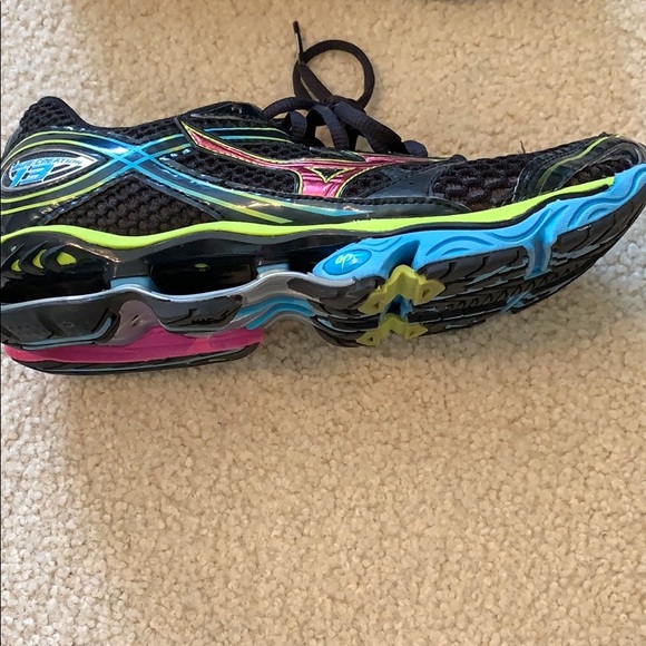 Mizuno Running - Picture 3 of 4